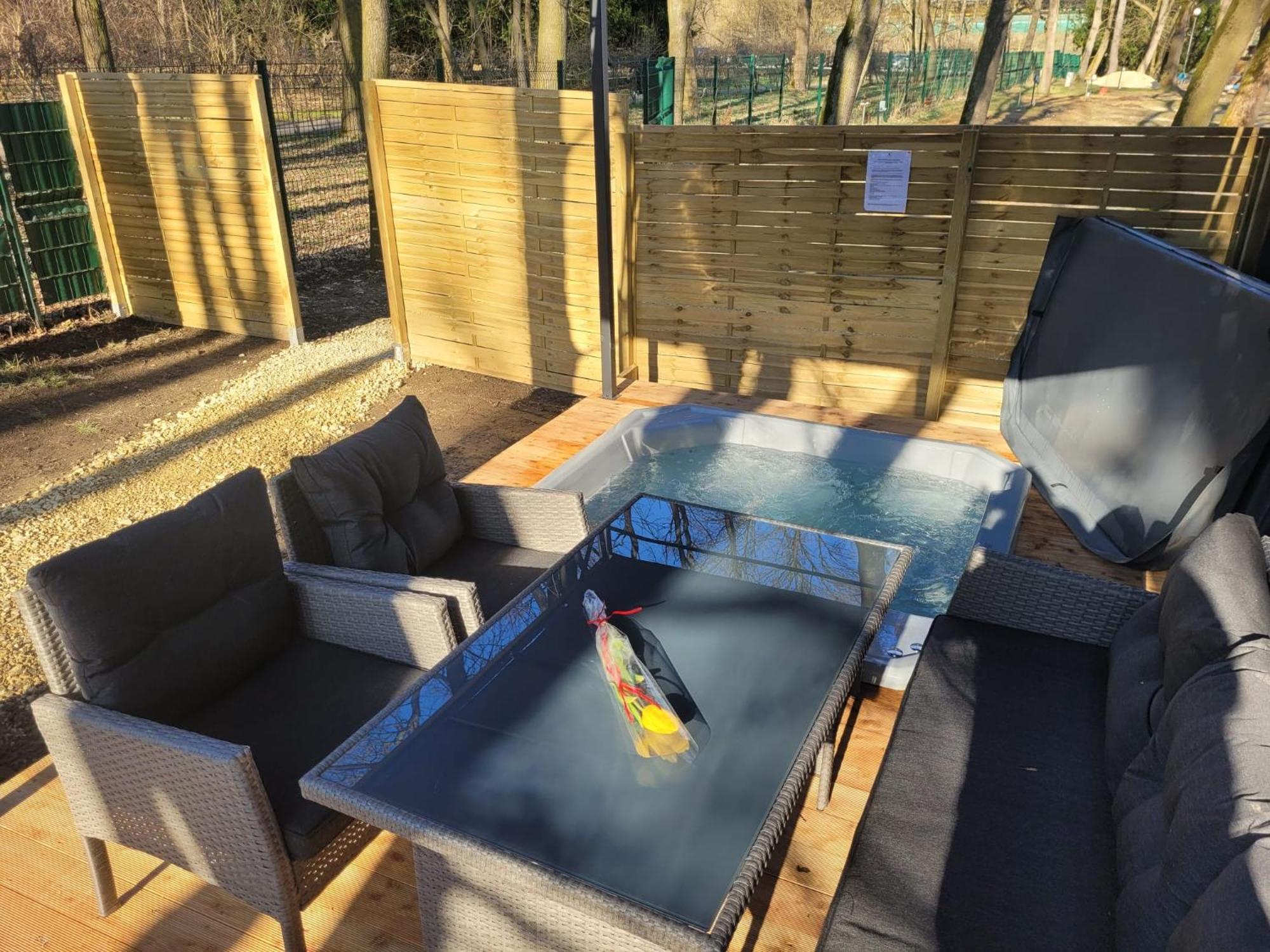 Parkcity Z Jacuzzi W Parku Slaskim *
